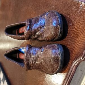 Boc, brown size 7
